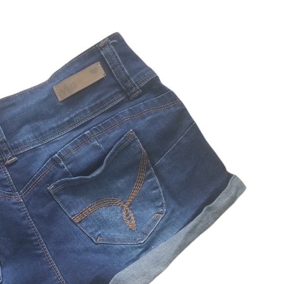 YMI Wannabettabutt? Size 9 Distressed Cuffed Dark Wash Mid Rise Jeans Shorts. - Picture 3 of 7
